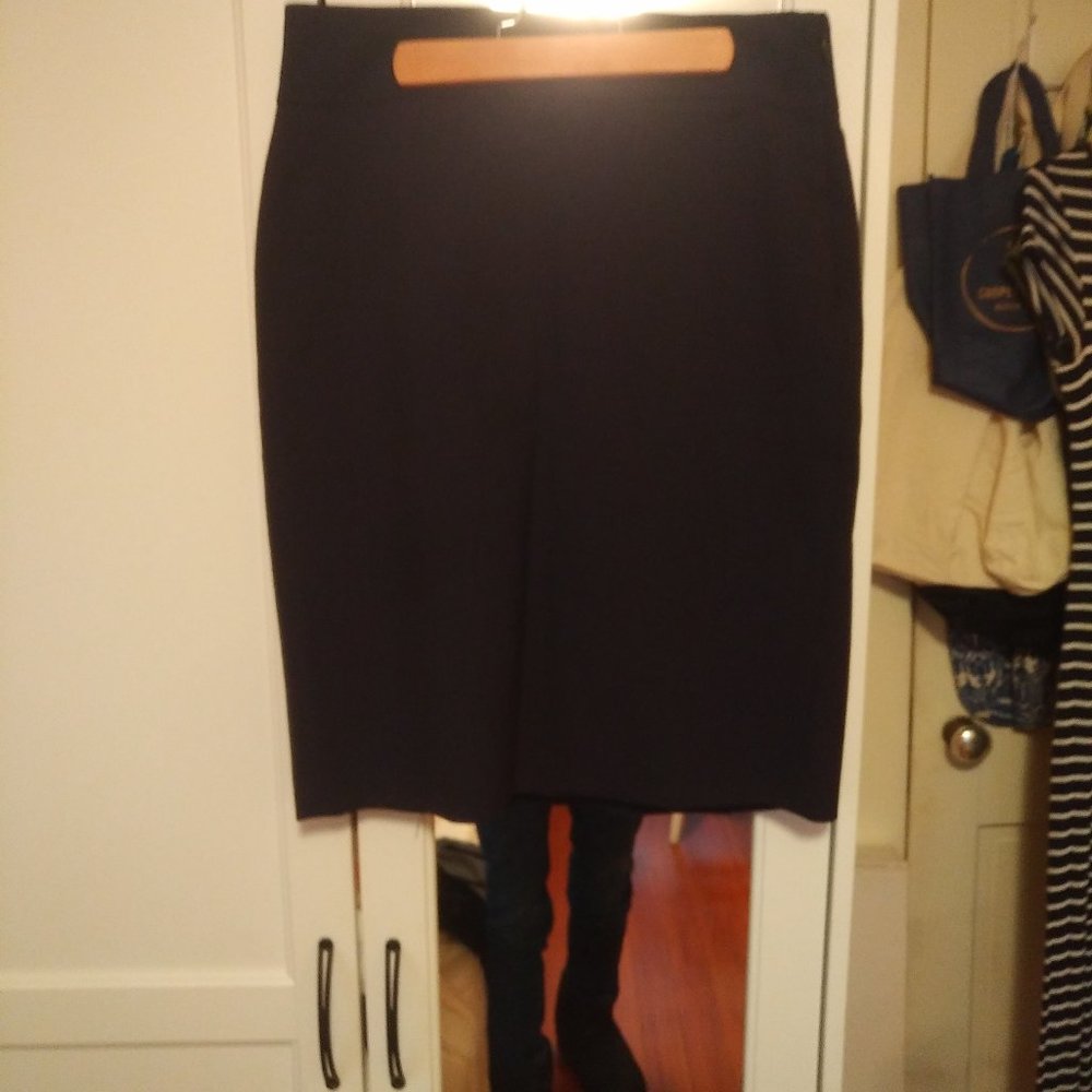 Navy double kick pleat straight skirt, Banana republic size 4